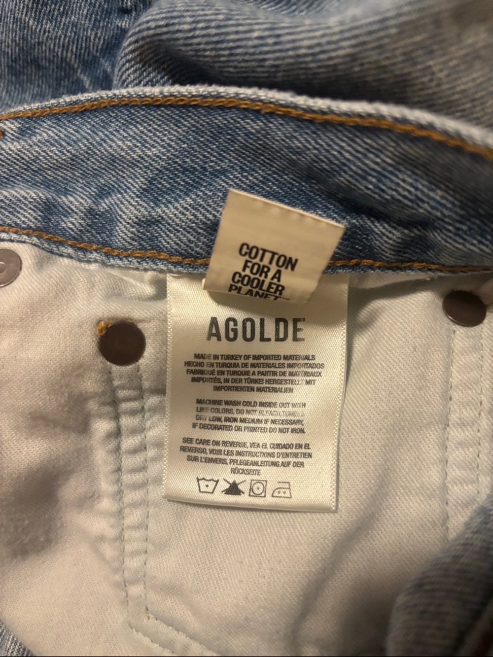Agolde Indra shorts - Light Wash Frayed Hem Denim Shorts - Picture 3 of 3